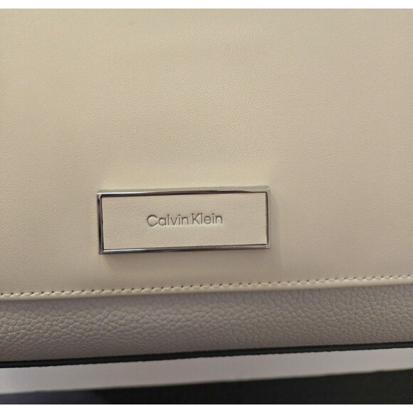 Calvin Klein Women's Hadley Tote Bag 2 in 1 Vegan Leather 5 Pockets Black/White - Picture 3 of 11